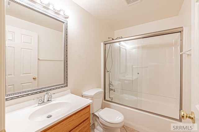 5040 S Vintage Lane, Ammon, ID 83406