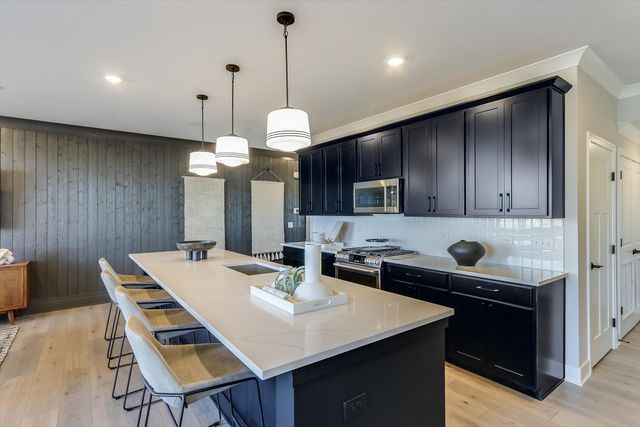 5045 Cedar Drive, Naperville, IL 60564