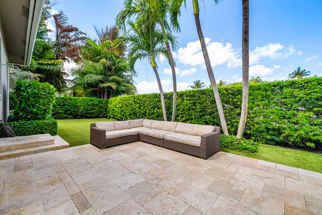 33 Spanish River Drive, Ocean Ridge, FL 33435