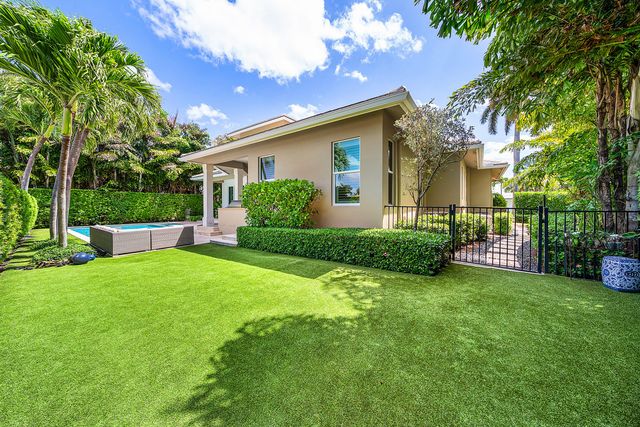 33 Spanish River Drive, Ocean Ridge, FL 33435