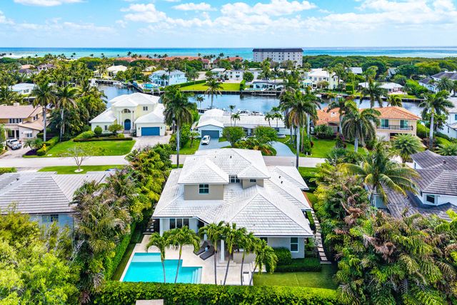 33 Spanish River Drive, Ocean Ridge, FL 33435