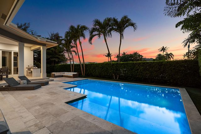 33 Spanish River Drive, Ocean Ridge, FL 33435