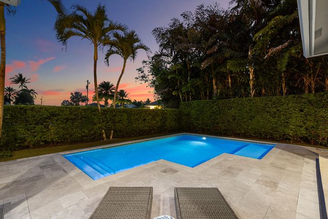 33 Spanish River Drive, Ocean Ridge, FL 33435