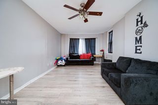 245 CHESTNUT ST, Reading, PA 19611