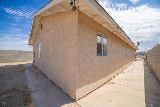 1076 S 13 AVE, Yuma, AZ 85364