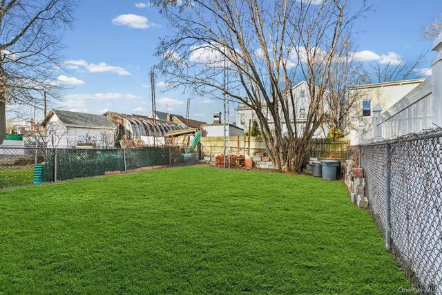 1814 120th Street, College Point, NY 11356