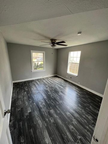 3210 Winbern Street B, Houston, TX 77004