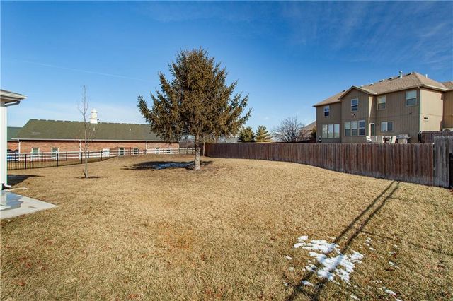 27614 Red Fox Street, Lee's Summit, MO 64086