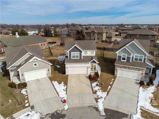 27614 Red Fox Street, Lee's Summit, MO 64086