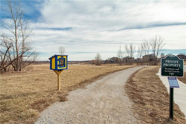 27614 Red Fox Street, Lee's Summit, MO 64086