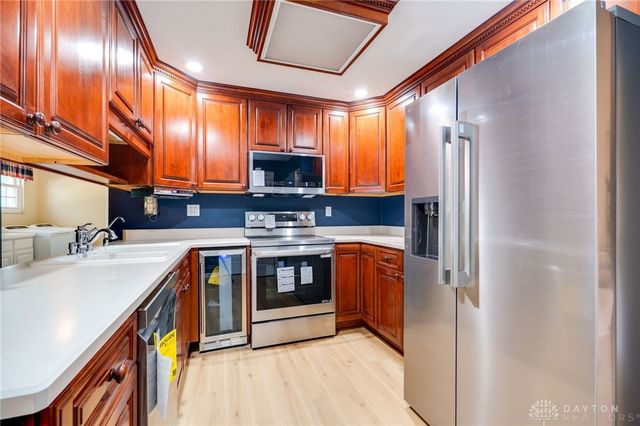 8030 Paragon Road, Dayton, OH 45458