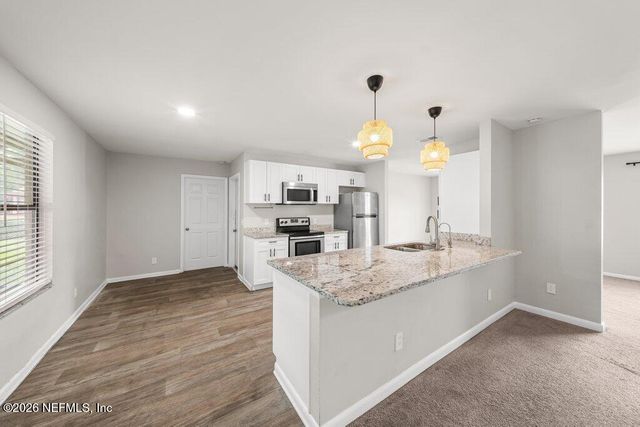 1235 SQUIRREL Lane N, Jacksonville, FL 32218