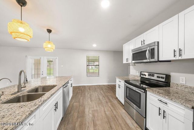 1235 SQUIRREL Lane N, Jacksonville, FL 32218