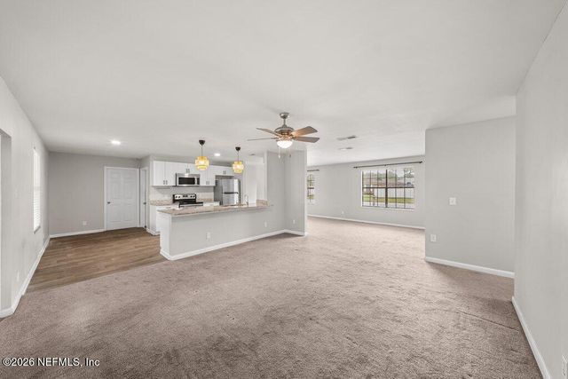 1235 SQUIRREL Lane N, Jacksonville, FL 32218