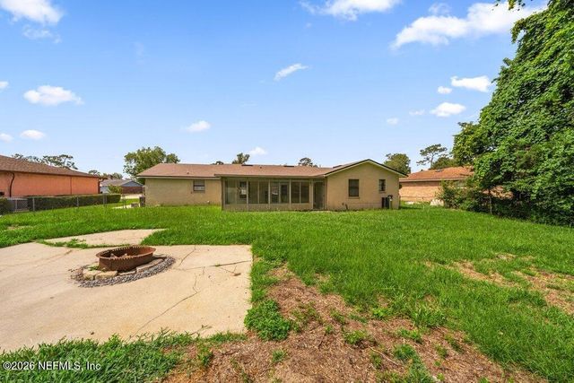 1235 SQUIRREL Lane N, Jacksonville, FL 32218