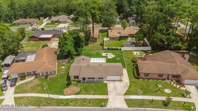 1235 SQUIRREL Lane N, Jacksonville, FL 32218