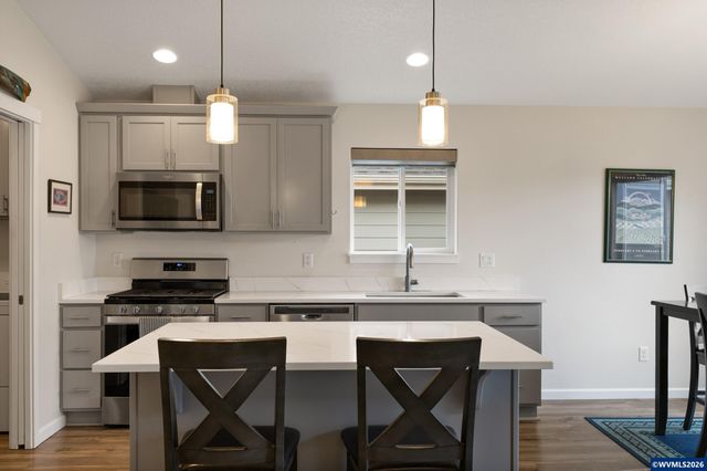 2045 SE Academy St, Dallas, OR 97338