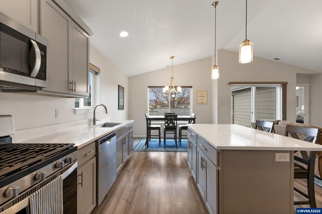 2045 SE Academy St, Dallas, OR 97338