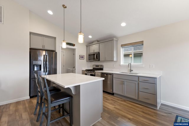 2045 SE Academy St, Dallas, OR 97338