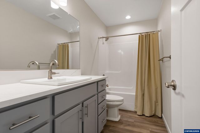 2045 SE Academy St, Dallas, OR 97338