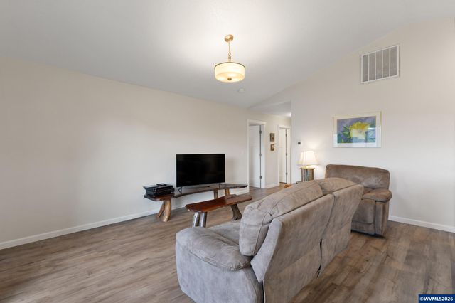 2045 SE Academy St, Dallas, OR 97338