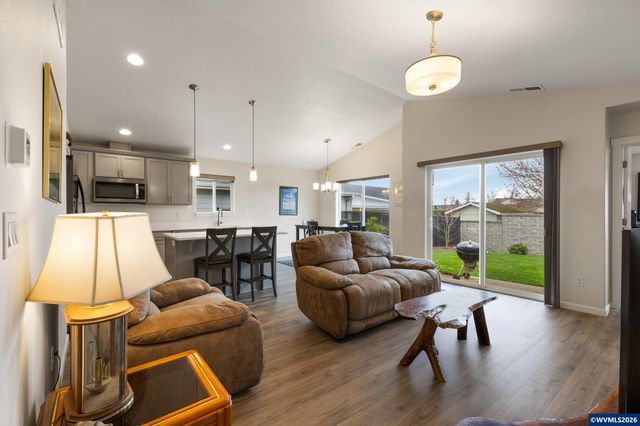 2045 SE Academy St, Dallas, OR 97338