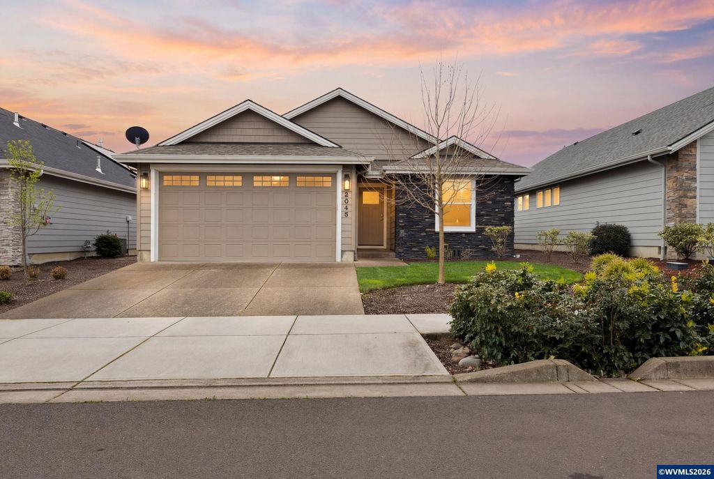 2045 SE Academy St, Dallas, OR 97338