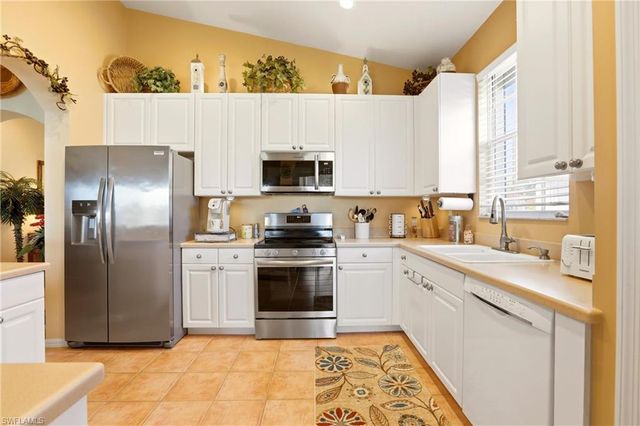 9151 Los Lagos CT 201, Bonita Springs, FL 34135