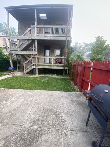 2704 E 77th Street 2, Chicago, IL 60649