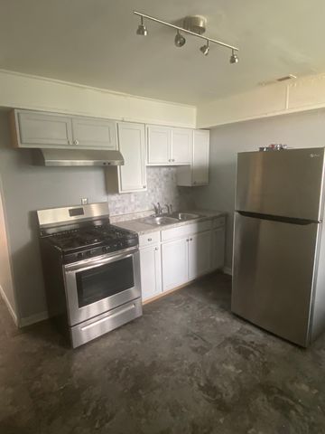2704 E 77th Street 2, Chicago, IL 60649
