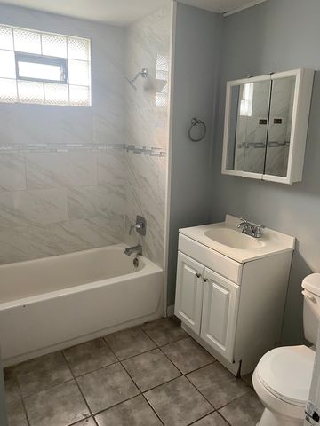 2704 E 77th Street 2, Chicago, IL 60649