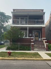 2704 E 77th Street 2, Chicago, IL 60649