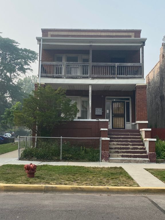 2704 E 77th Street 2, Chicago, IL 60649