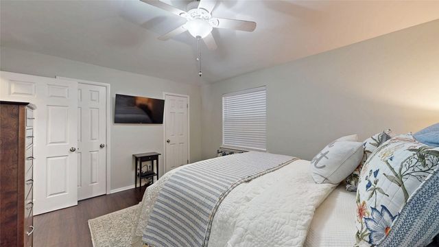808 San Marcos Lane, Bedford, TX 76021