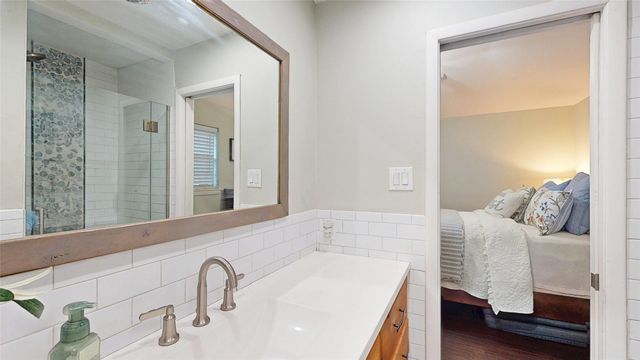 808 San Marcos Lane, Bedford, TX 76021