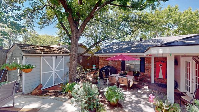 808 San Marcos Lane, Bedford, TX 76021