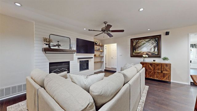 808 San Marcos Lane, Bedford, TX 76021