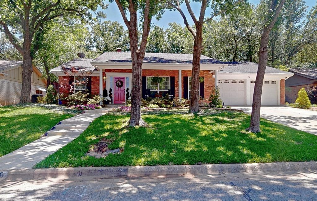 808 San Marcos Lane, Bedford, TX 76021