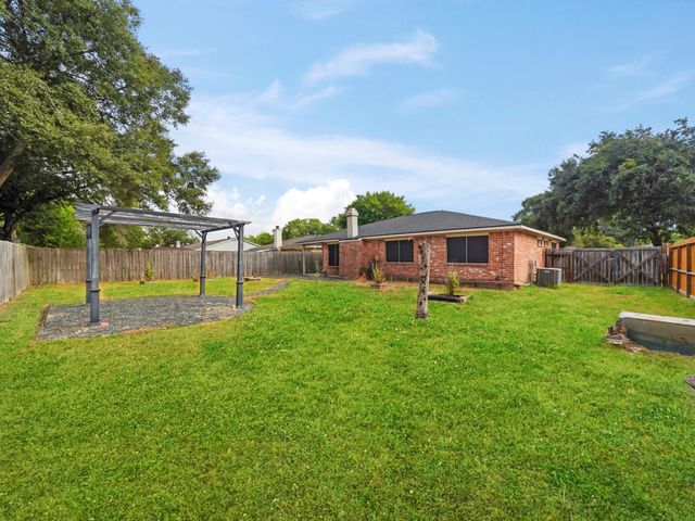 1223 Bramblebury Drive, Sugar Land, TX 77498