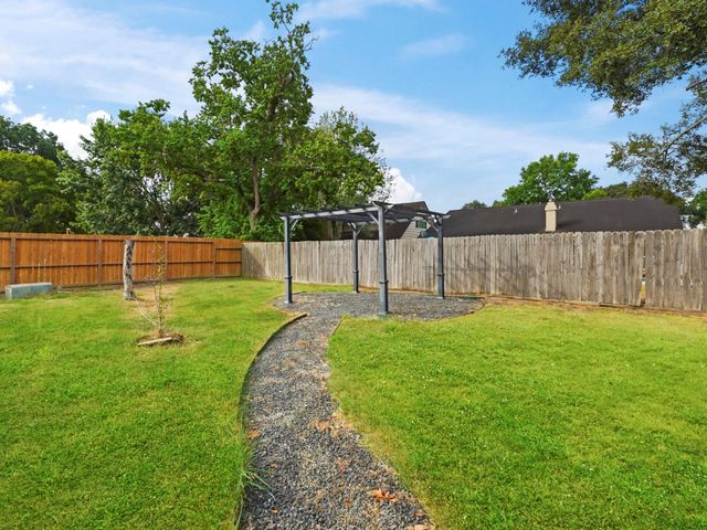 1223 Bramblebury Drive, Sugar Land, TX 77498