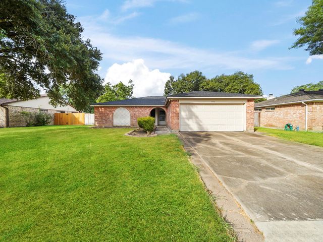 1223 Bramblebury Drive, Sugar Land, TX 77498