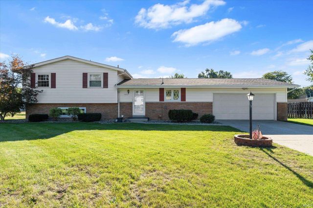 52791 Holly Court, South Bend, IN 46637