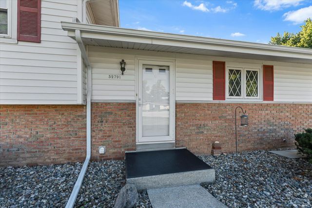 52791 Holly Court, South Bend, IN 46637