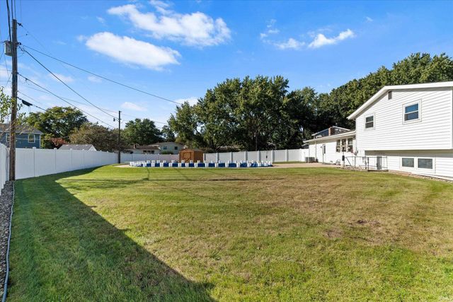 52791 Holly Court, South Bend, IN 46637