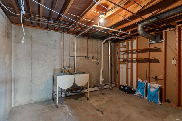 52791 Holly Court, South Bend, IN 46637