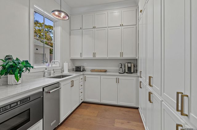 8228 Oakridge Dr, Baton Rouge, LA 70810