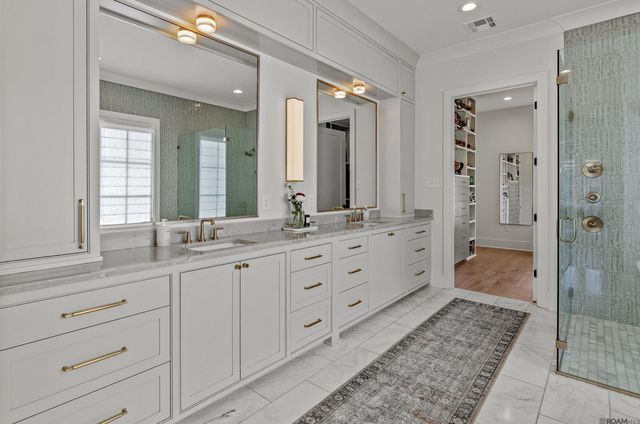 8228 Oakridge Dr, Baton Rouge, LA 70810