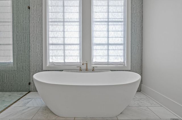 8228 Oakridge Dr, Baton Rouge, LA 70810