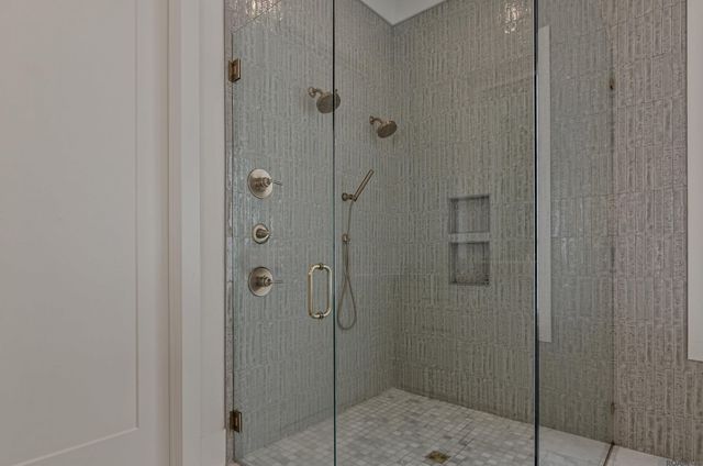 8228 Oakridge Dr, Baton Rouge, LA 70810