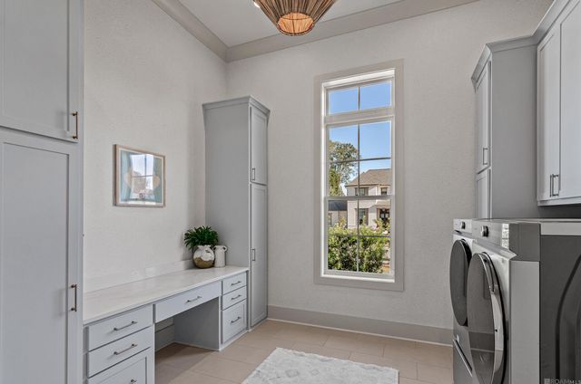 8228 Oakridge Dr, Baton Rouge, LA 70810